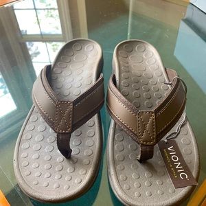 Men’s BNIB Vionic Tide sandals, Sz. 13